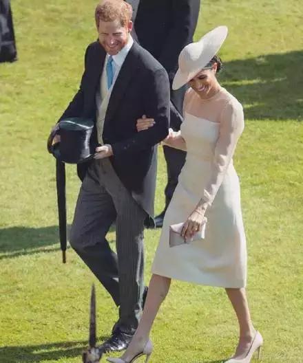 女人爱穿丝袜是什么心理,女人爱穿袜子的好处