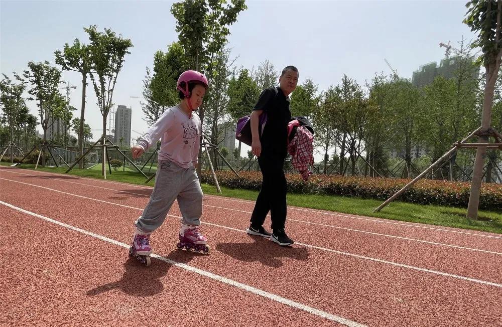 遛孩子去公园,遛娃去公园