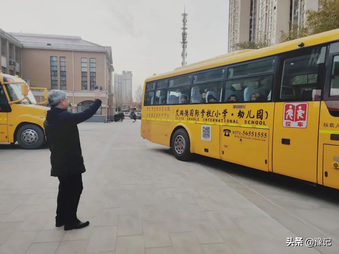 郑州一学校租300亩地教种地，不让家长改作业，也不让上补习班