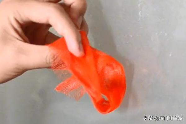 装鸡蛋的网兜怎么解开,卫生间里放一个鸡蛋网套