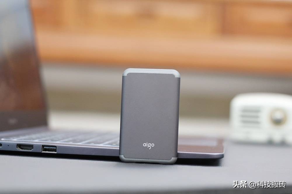 体积不到名片大小，速度狂飙567.28MB/s，爱国者S7Pro测评