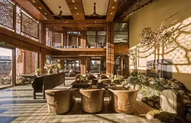 49岁大叔建石头房,50岁大叔花了2800娶个媳妇