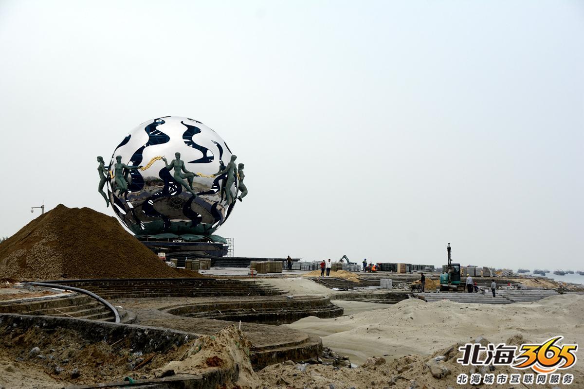 档次提升!北海新“潮”雕初见规模,台阶向海延伸呈现波浪形