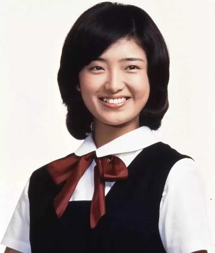 山口百惠的人生选择与归路的启示,山口百惠退出演艺圈的生活方式