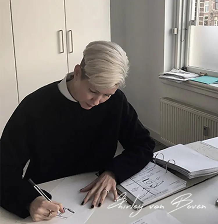 鑽峰叞鐜嬪澶ф皵,鑽峰叞鐜嬪琛ｆ湇