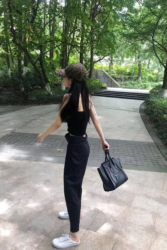 不想洗头还想见人怎么办？