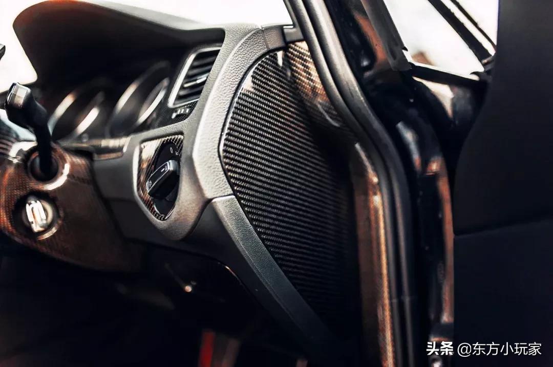 改装再好看,还是一辆“大众”还是带R的,她还是最后上他的奔驰