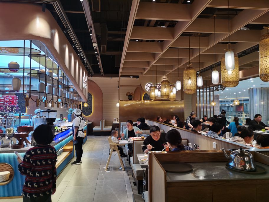 沈阳盛江山k11自助餐,盛江山k11黑金店大桌