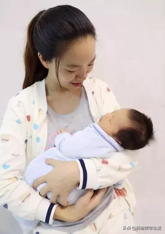 这些孕妈到底咋想的,有些孕妇为什么特别显怀