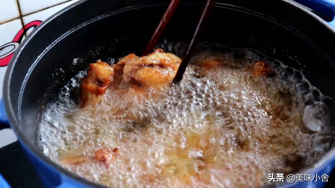 鸡腿怎么做好吃？教你一招，鸡腿肉香酥烂，回味无穷，方法超简单