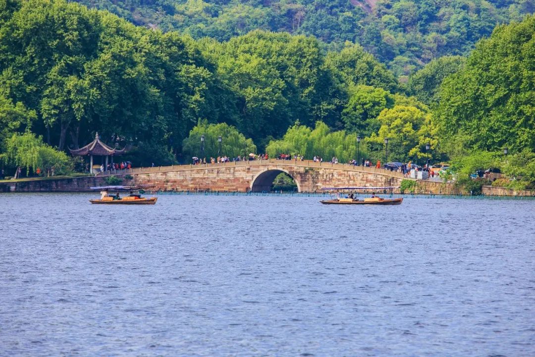 四月去哪儿旅游风景好看,三月旅游地推荐莫辜负迷人春色