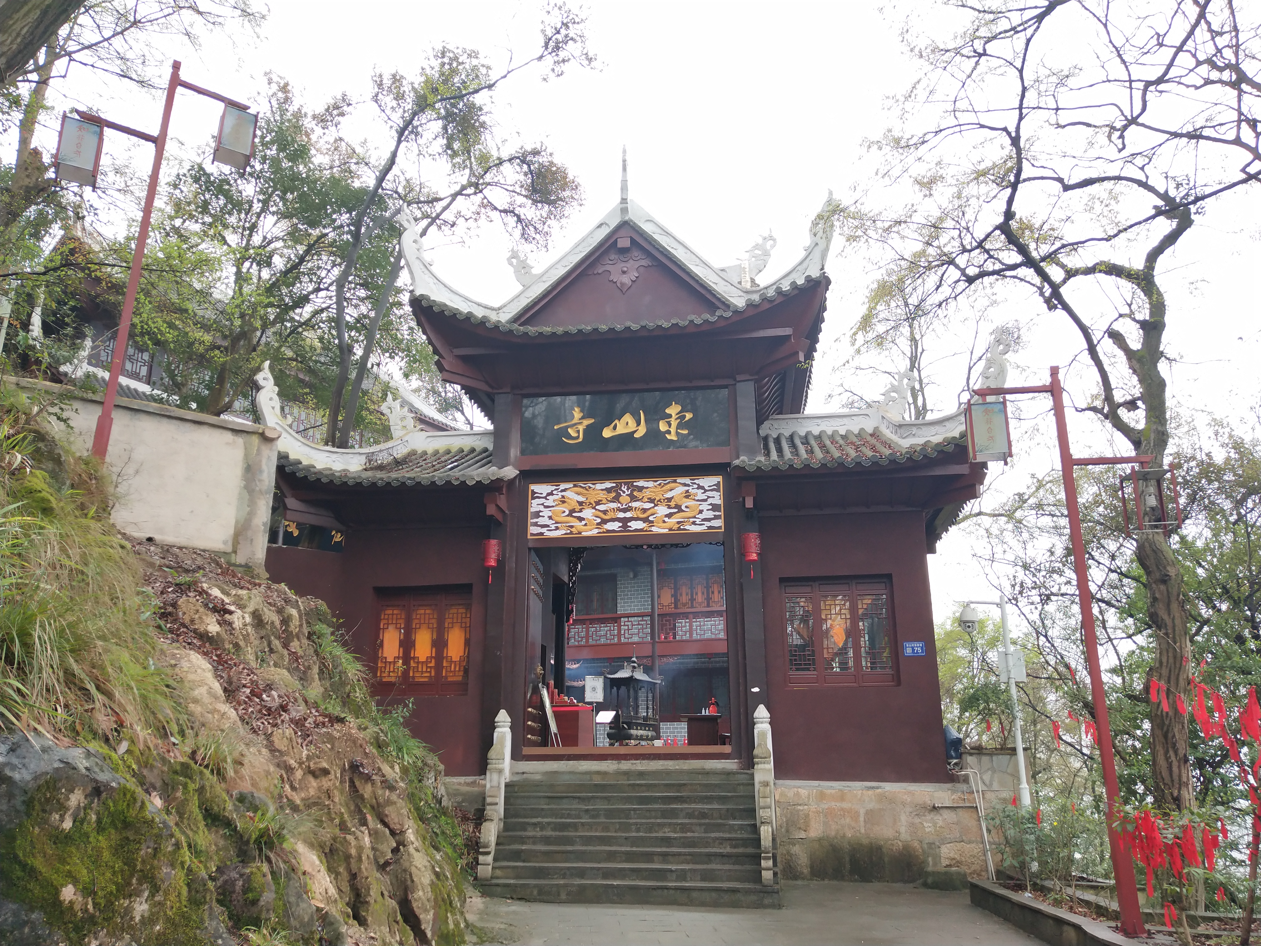 贵阳一天玩青岩古镇黔灵公园,贵阳黔灵公园小视频