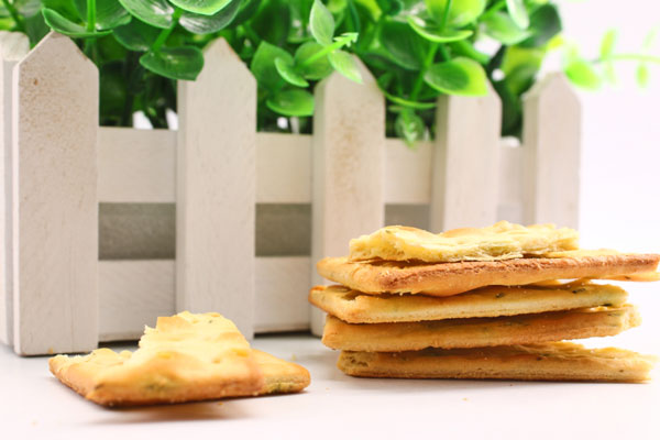 反酸烧心的原因及治疗方法,反酸烧心吃什么食物能缓解