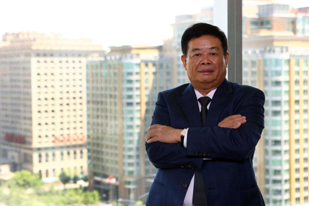 比曹德旺更牛的玻璃大王,中国玻璃大王曹德旺简历