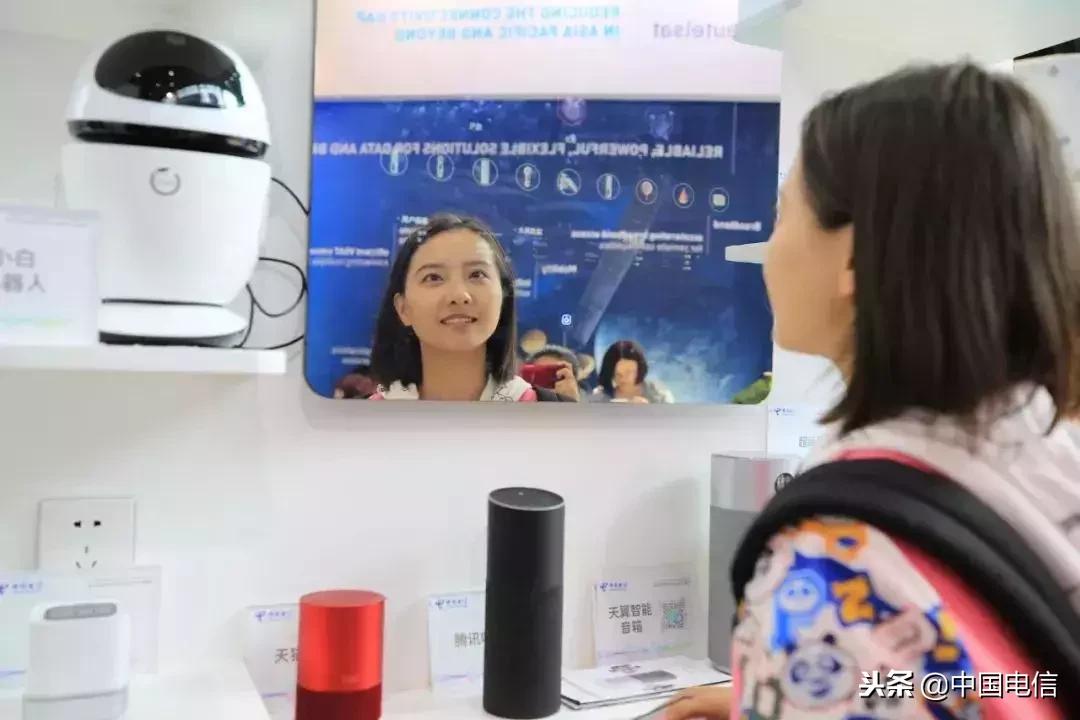 魔镜魔镜告诉我谁是世界上最美丽的女人英语,魔镜魔镜告诉我