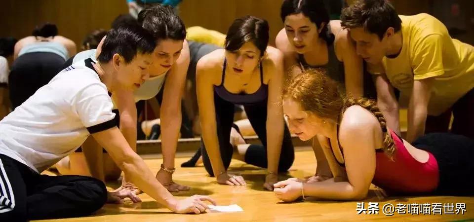 乔布斯大学里的学院好不好,乔布斯上的什么大学