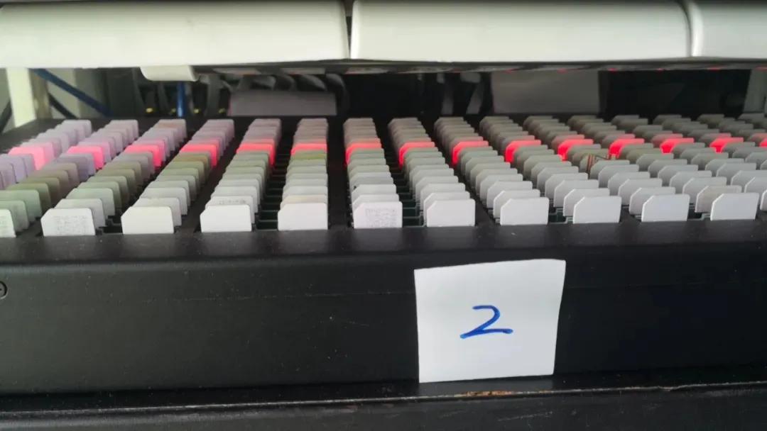 一条绳上的“卡商”“号商”,谁也别想跑