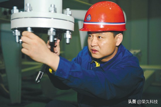 电工基础与电路基础有什么区别,初级电工和电气工程师