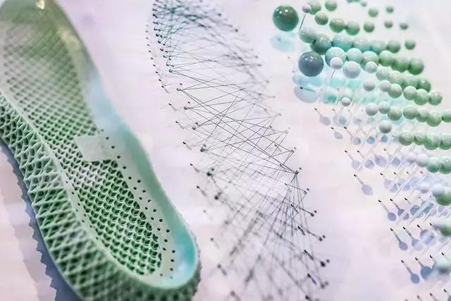 阿迪alphaedge4d缺点,安德玛阿迪达斯耐克哪个系列好