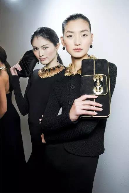 中国超模界四大金刚之一的奚梦瑶,国际超模奚梦瑶33岁