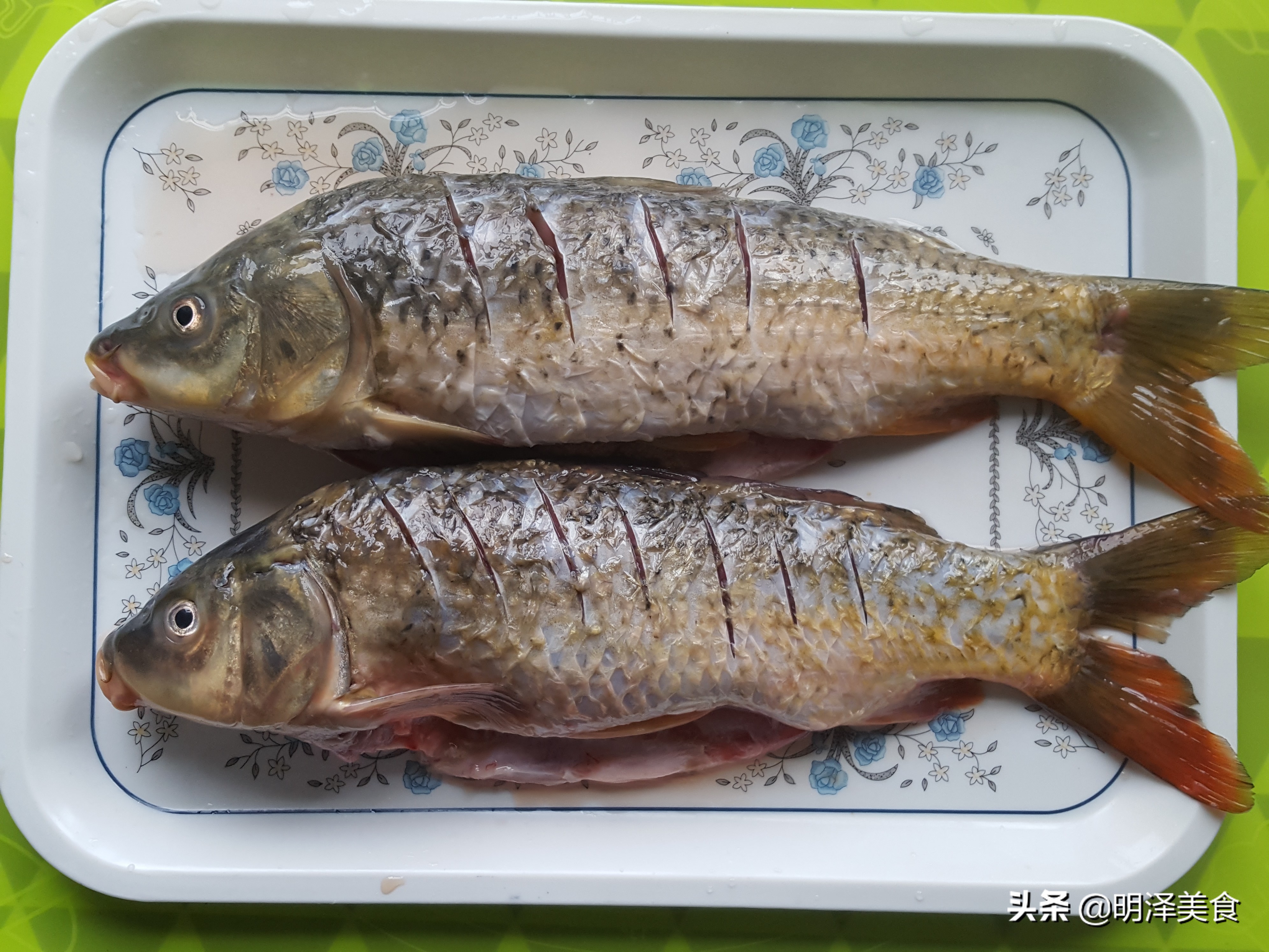 两条鲤鱼多少钱,鲤鱼炖鱼最正宗的做法