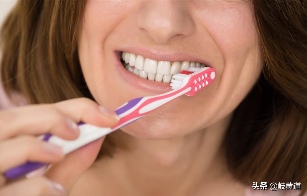 口腔溃疡是缺锌还是缺维生素b,口腔溃疡缺维生素b2还是b12