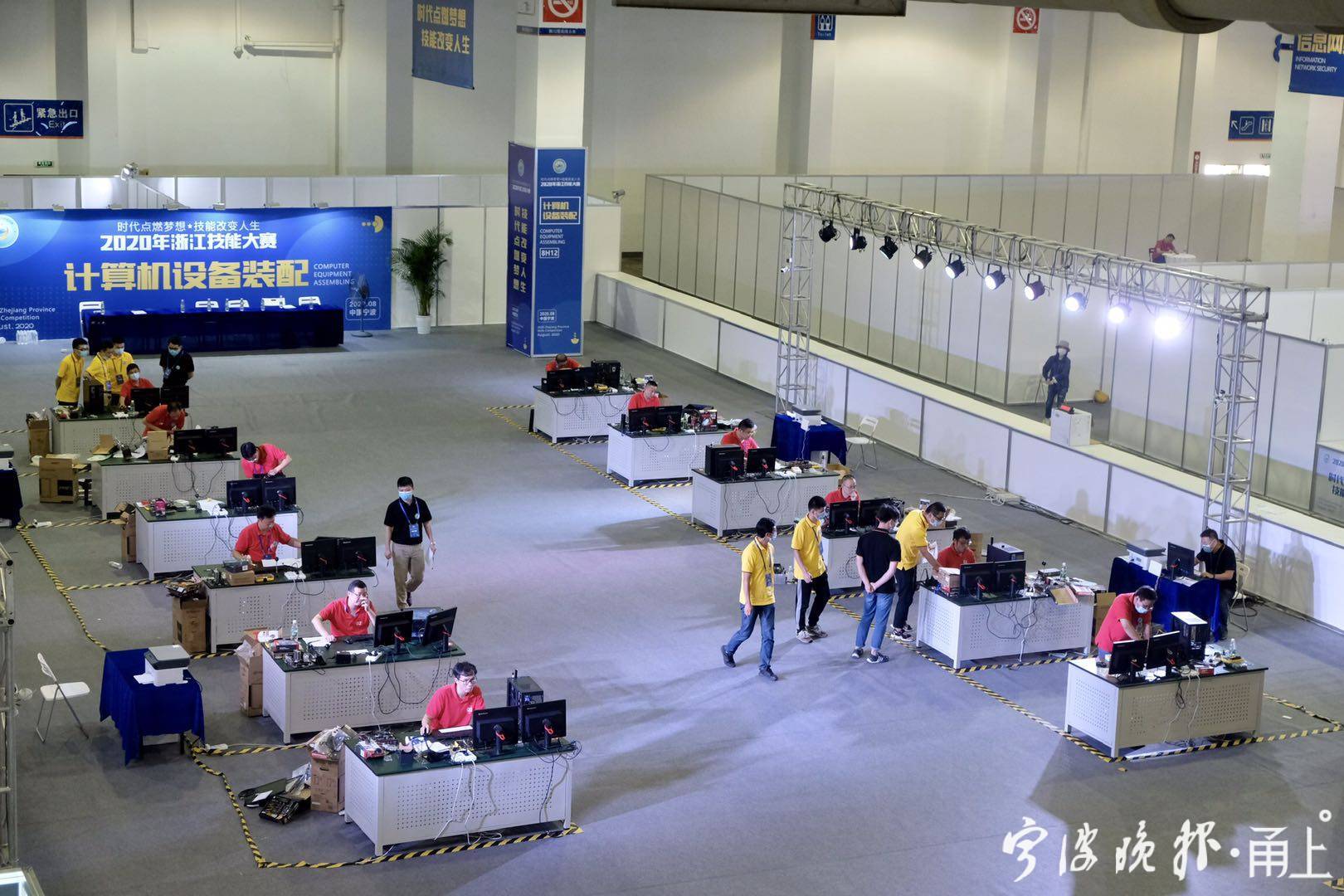 桥下拉吊环比赛直播,桥吊比武视频