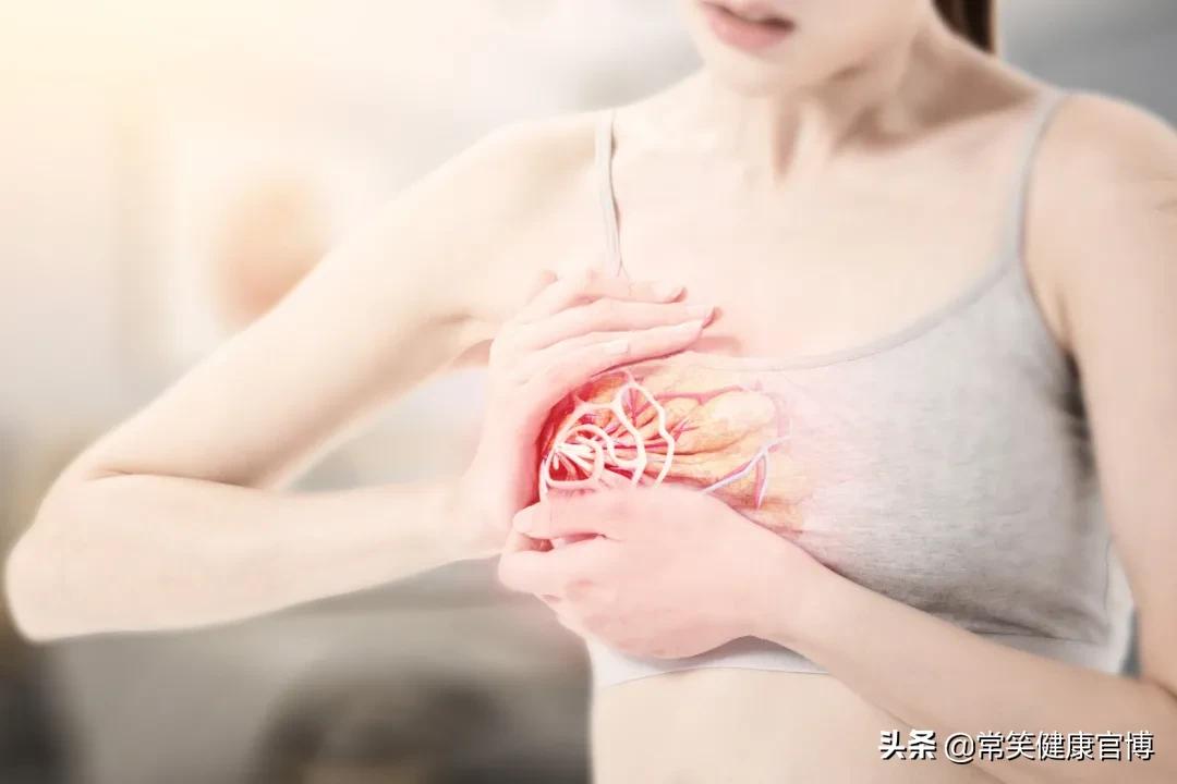 乳房的自检的方法,乳房自检正确方法示范