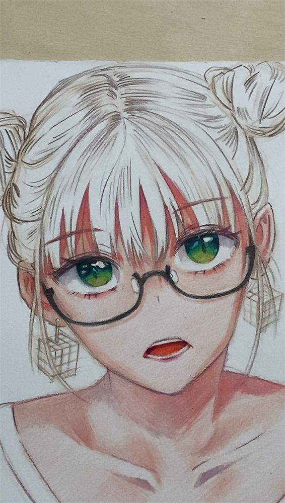 用彩铅画的简单肖像漫画,传统美术绘画图