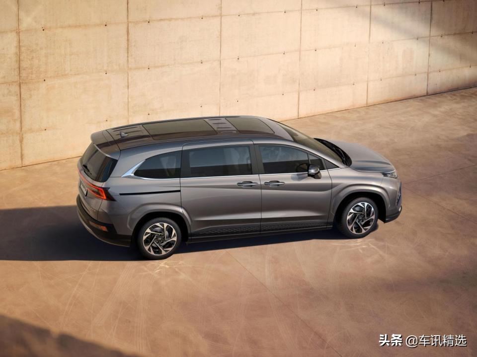 现代库斯途和别克gl8对比尺寸,北京现代库斯途和别克gl8