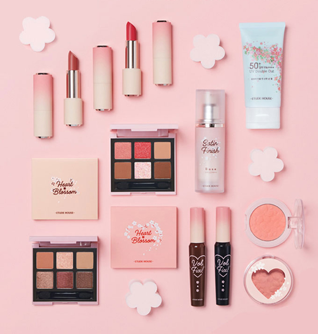 看不到武汉的樱花，可以看看各品牌的樱花限定款