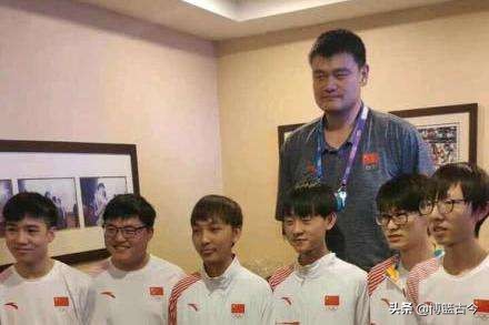 伦纳德小卡身材,伦纳德猛龙身材