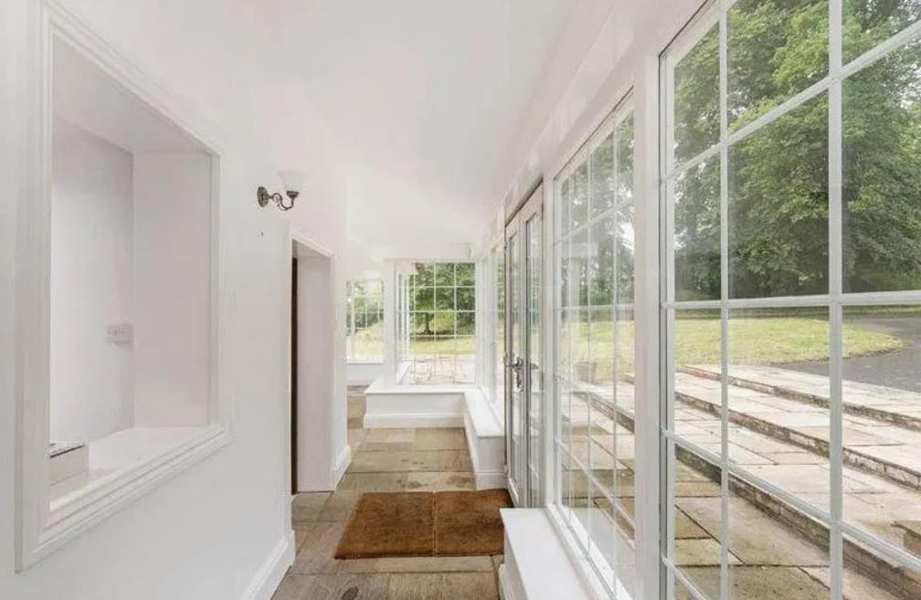 在英国100人民币能买到什么,100万英镑在英国能买什么房子