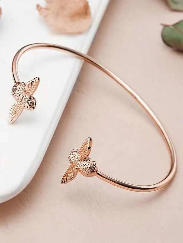 谈恋爱应不应该送女朋友礼物,谈恋爱该不该收男生的礼物