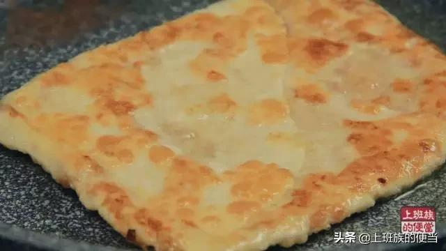 煎饼该怎么做好吃又简单,饭店茴香煎饼的做法