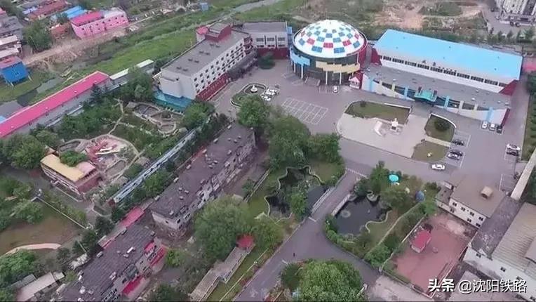 这个季节很适合泡温泉,到五龙背泡温泉放松一下心情