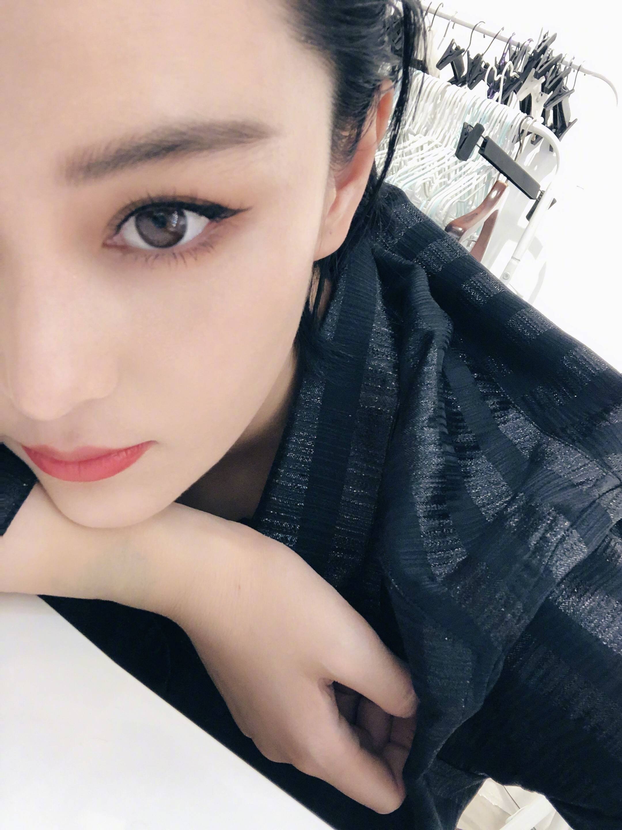 张馨予白头发,张馨予长发回归