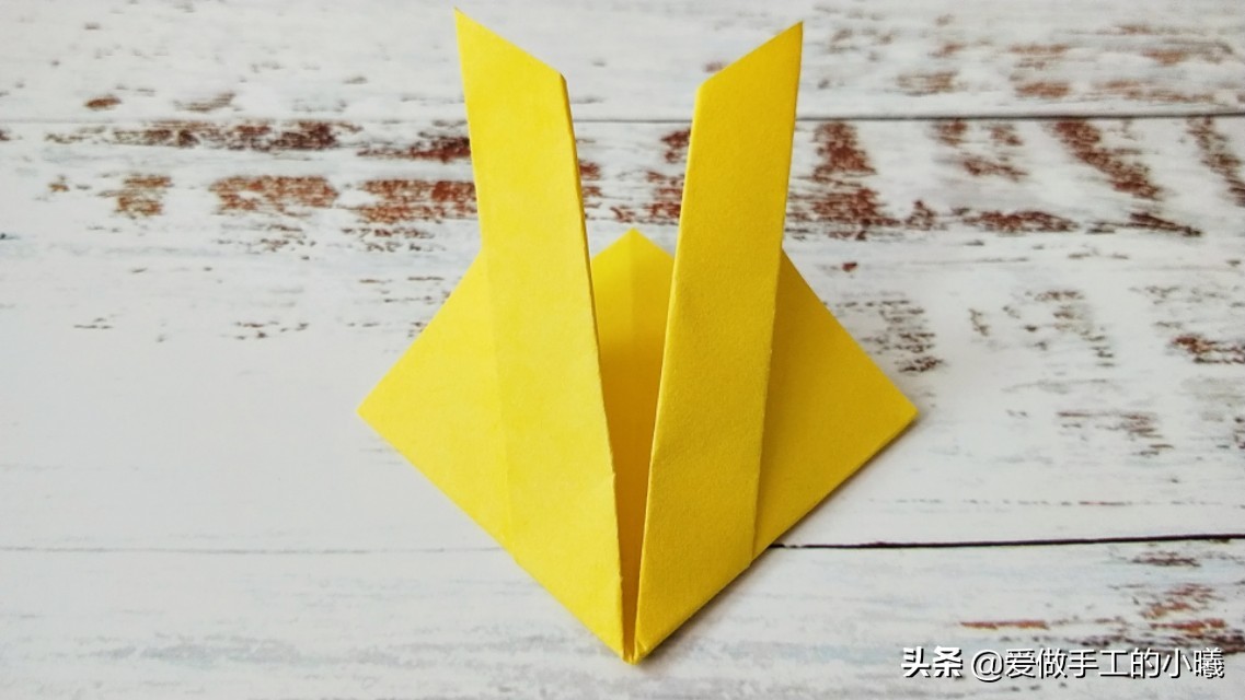 折扫帚簸箕的折纸步骤图,三角插折纸簸箕教程