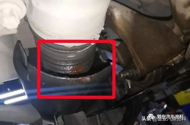 排气管冒蓝烟和机油质量有关吗,发动机冒蓝烟排气管喷机油