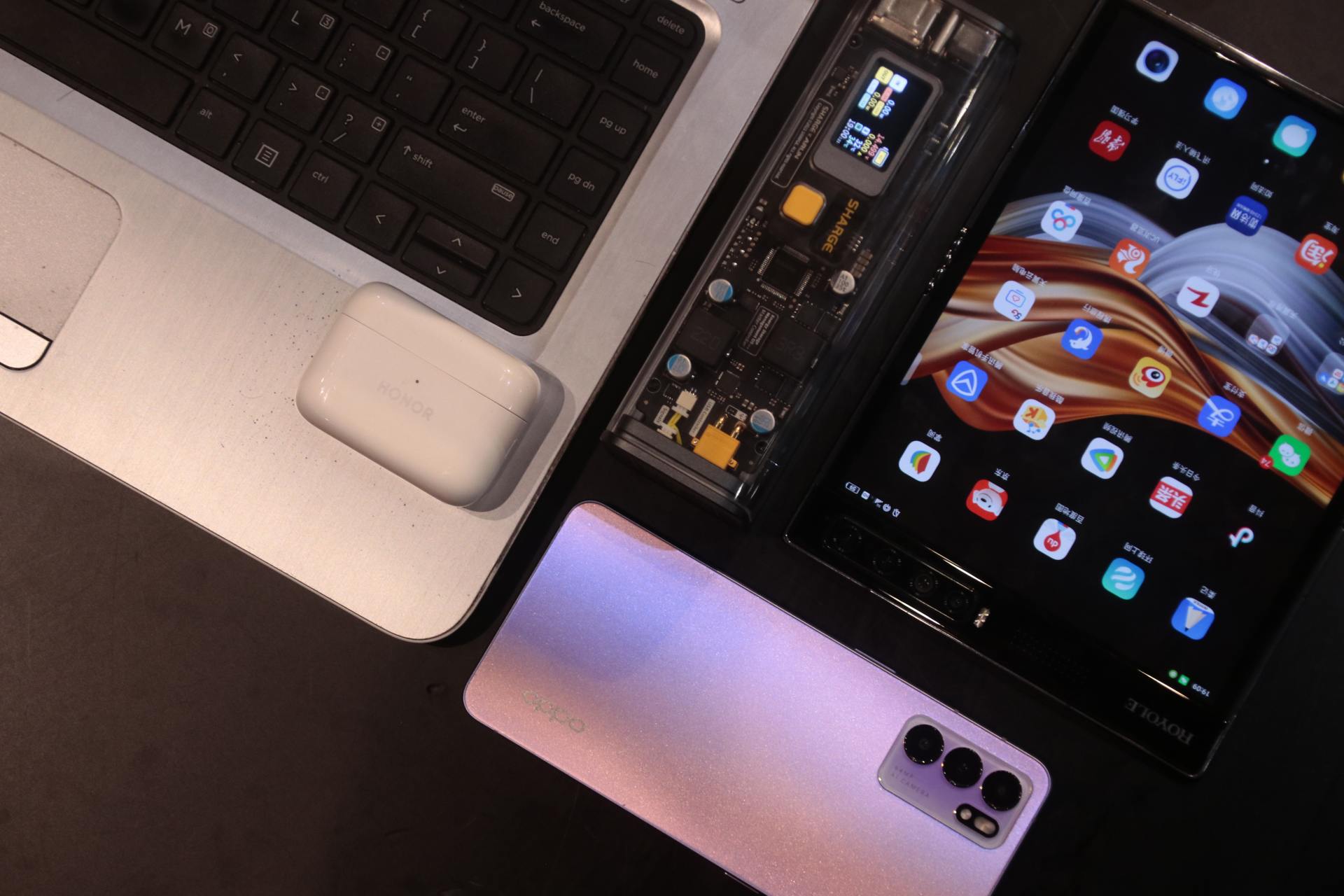 除了超高颜值,闪极卖千元的勇气是什么?一枝独秀