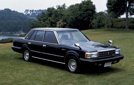 丰田皇冠陆放顶配停产吗,丰田皇冠真的停产了吗