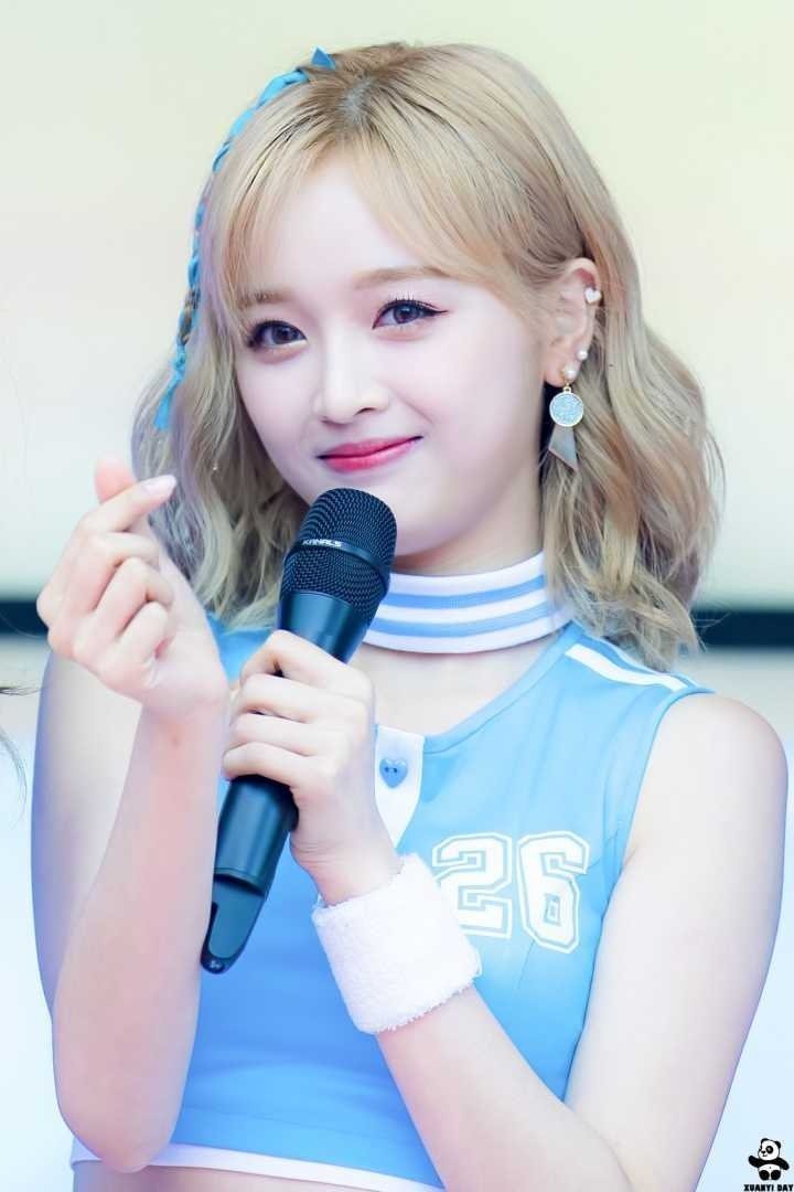 明星大爆料——王一博杨超越吴宣仪