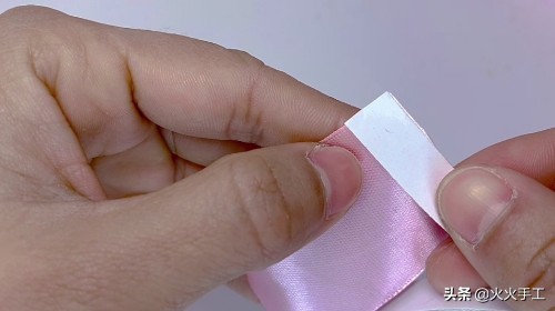 果郡王为甄嬛种合欢花的片段,果郡王送合欢花对甄嬛说了什么