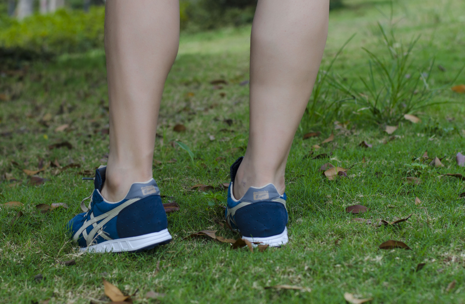 鬼塚虎休闲运动鞋子,鬼冢虎官方旗舰店鞋子什么颜色好