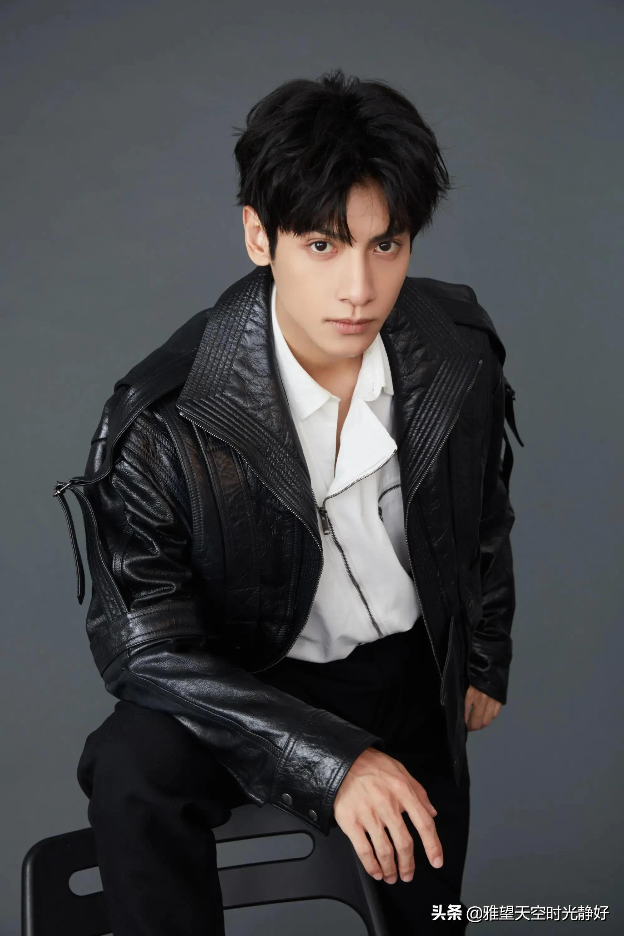 秋冬男星皮衣穿搭,男明星皮衣外套搭配