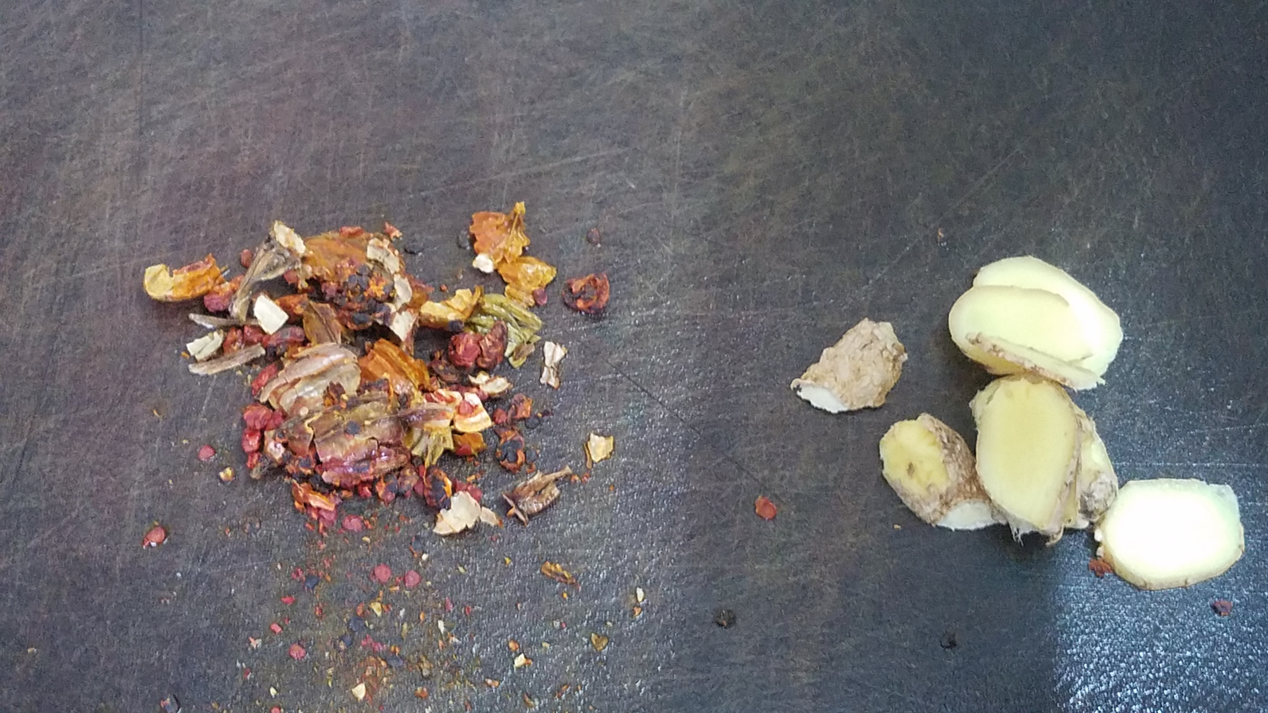 这道盐焗鸡翅要常给家人做、营养好吃不上火、做法跟材料很简单