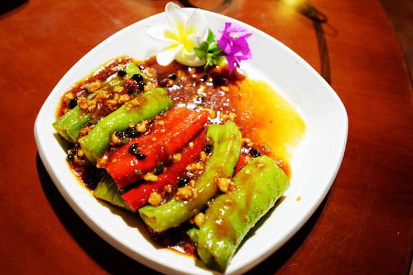 月亮湾海南环岛,月亮湾被称为中国第一滩