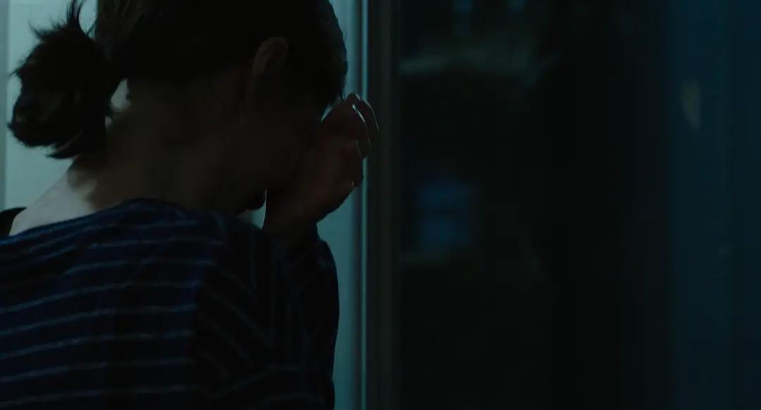 酒局而已，搂抱正常？