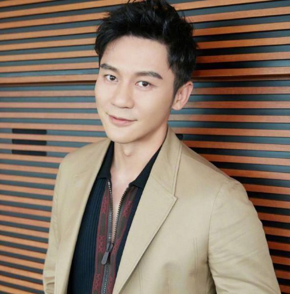 郑恺苗苗疑是喜当爸爸妈妈,郑恺苗苗晒照庆祝结婚一周年