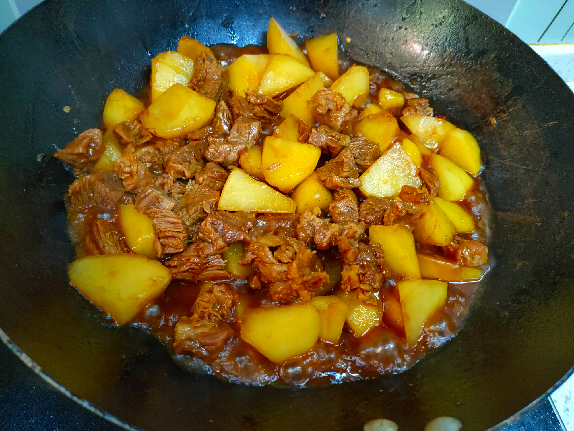 炖牛肉发现水少了,炖牛肉放啤酒能使牛肉软烂么